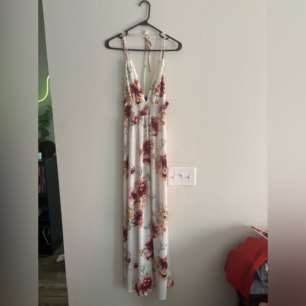 TIMING WHITE FLORAL MAXI DRESS